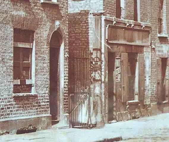 A picture of the entrance to Dutfield's Yard